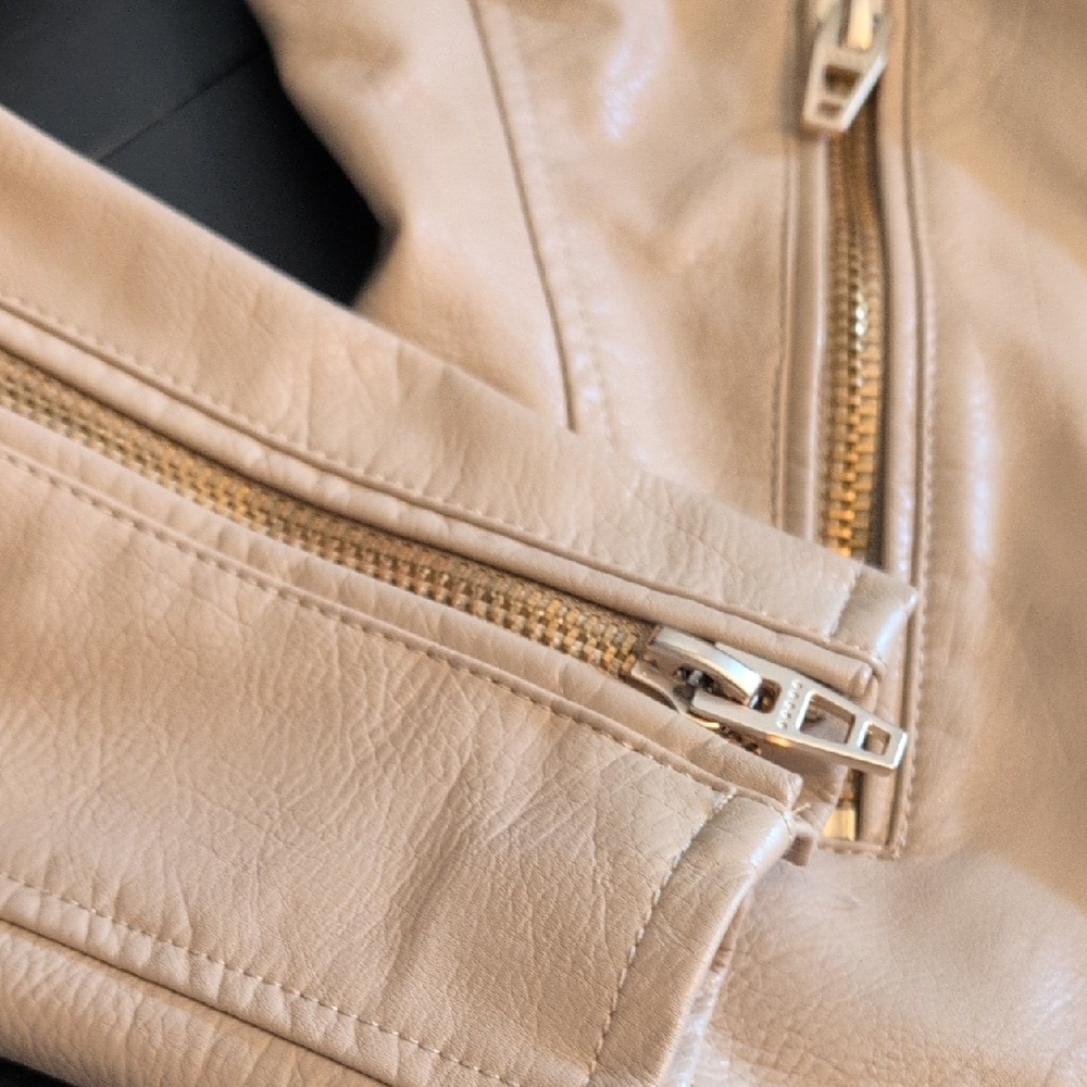 Blank NYC Tan Gold Jacket with Vintage Appeal - Picture 4 of 14